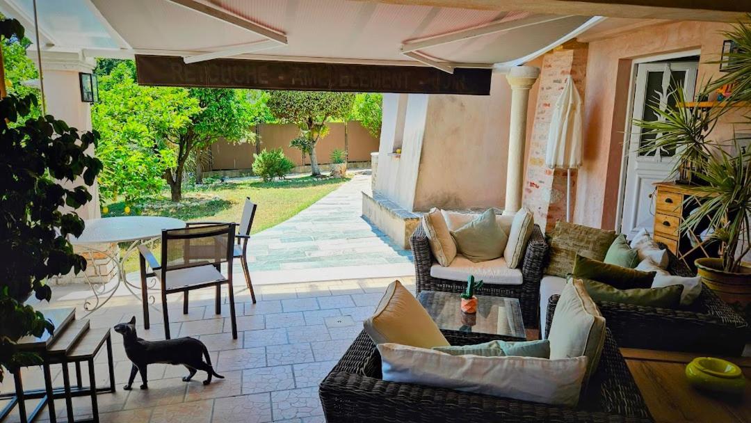 Elegant-Cosy 2P55M2 Dans Bas De Villa Provencale ! ヴィルヌーヴ・ルベ エクステリア 写真